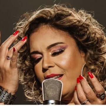 Cantora e compositora da música brasileira
Instagram: @euadrianab
Contato/shows: 81 99910-7838