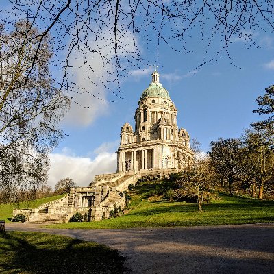 54 acres of stunning park and gardens. There’s a range of fascinating attractions, The Ashton Memorial, mini zoo, and The Pavilion Cafe #noexcuseforsingleuse