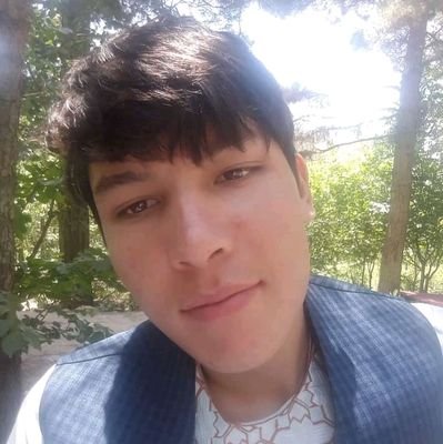 دانشجو هستم هم چنان نویسنده و دو دهه از عمرم گذشته