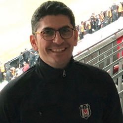 Beşiktaş bir heves değildir. Öyle geçip gitmez.Kalbimizde sevdası kazılıdır. Biz Baba Hakkı’ların , Süleyman Seba’ların yetiştirdiği bir nesiliz. 🦅🦅🦅