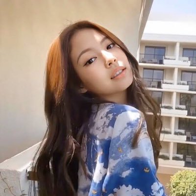 ✦ 𝐑𝐎𝐋𝐄𝐏𝐋𝐀𝐘𝐄𝐑 𝟏𝟗𝟗𝟔 ╱ beautiful girl with a sweet smile and chubby cheek is 𝓴𝓲𝓶 𝓳𝓮𝓷𝓷𝓲𝓮.