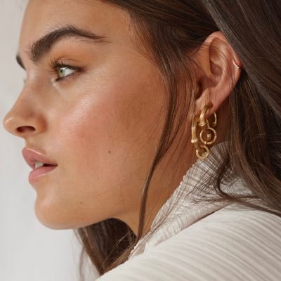 The Jewellery Room is the premier online destination for designer jewellery. We offer an unparalled selection of the finest independent jewellery designers.