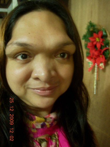 a science researcher who loves to travel for food, culture and fashion!