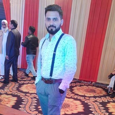 NavedAk66437888's profile picture. Be real # hate fake persons..