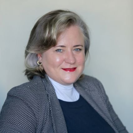 Mulher, Advogada, Mãe, Esposa, dou inicío ao projeto pessoal profissional e ideológico chamado Direito, Consciência e Atitude.