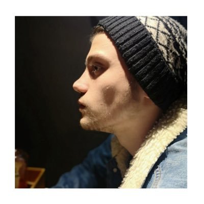 BasarSezdi's profile picture. Dönülmez akşamlara, ışıldayan mehtaplara, uçuşan martılara...