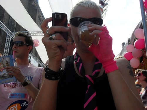 sonja2404's profile picture. Moeder v zoon v 12jr, prettig gestoorde levensgenieter, women-fan, film/music-freak, tattoo's,stier,dierenliefhebber....