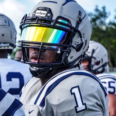 ‘22 6’4 255lbs Defensive End @ American Heritage Delray GPA:4.3