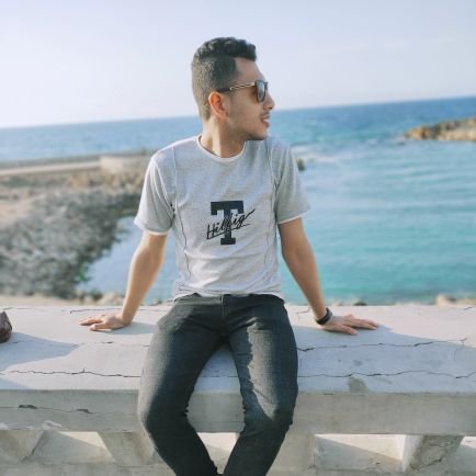 لم أعُد أنتظر أحد🤷♂️ و لم يعُد يزعجني غياب أحد👌🤗