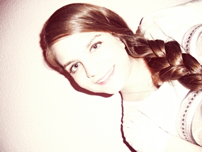 Amante de la fotografía, y de escribir. Soy algo tonta, y no me va el rollo de vivir la vida aburrida. :) http://t.co/stXCZrBs3o