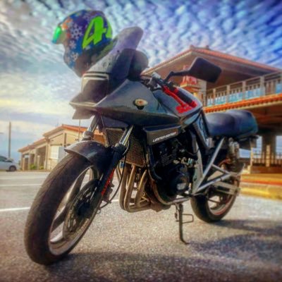 A1ntRYhDouVcmsY's profile picture. 沖縄の離島に住んでる高校生です！ カタナの250に乗らせてもらってます😎 同じカタナ乗りの人やバイク好きな人と繋がりたいです！よろしくお願いします😏😏😏