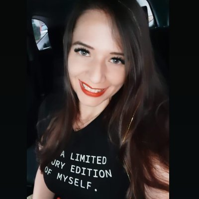 Ing. de Software, amo a Papá Dios, la vida, la familia, la naturaleza, la música y las amistades...nada mejor q compartir con alegría y luchar por tus sueños. ☺