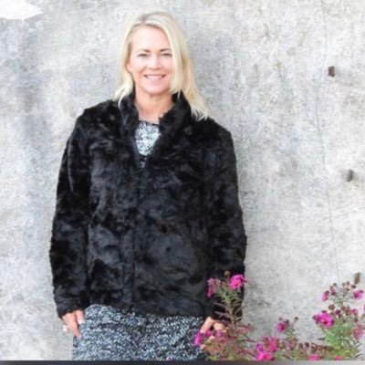 Passionate about applied neuroscience to boost human potential I AHA! co-founder I Storyteller | Traveler I Writer |  Mum of 2 ⭐️⭐️