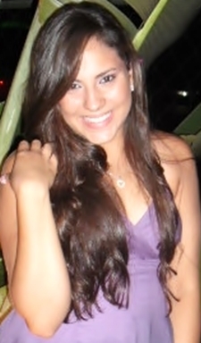Sou carioca, feliz, sou adoradora de Jesus Cristo, tenho uma família abençoada, sou namorada do Mateus Chaves e que por sinal eu o amo muito. Sigam-me !