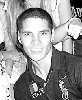 A arte maior é o jeito de cada um, vivo pra ser feliz, não vivo pra ser comum . ♫
