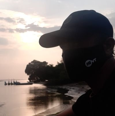 Jangan usik sarang lebah jika tidak ingin merasakan amukan dan sengatan lebah.