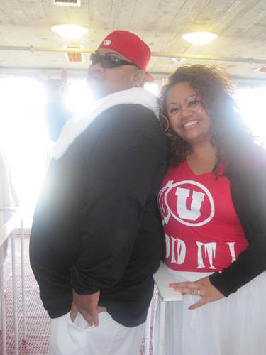 MagicMapu's profile picture. All you gotta know is....Im a freak!...my wifes a freak!...and we love the freak out of out lives!.....hahahaha