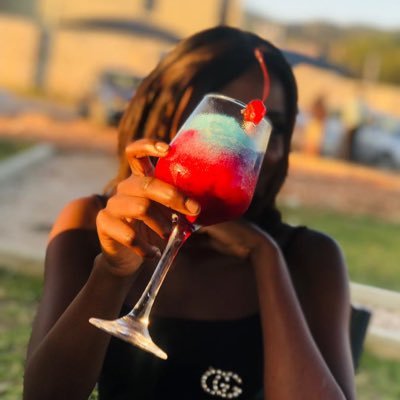 inquisitive 🧐|August Leo ♌️|Humble with a hint of Kanye🙃|Sapiosexual🤓....#BlackIsGold #BeYourOwnKindOfBeautiful 😍❤️