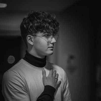 BesquetMaxence's profile picture. faut savoir profiter de sa jeunesse