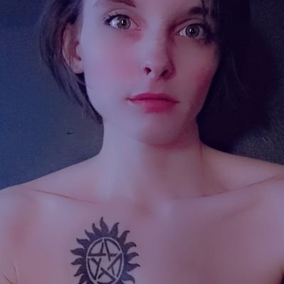 HaileyWainscot3's profile picture. simulator grinder on roblox💻