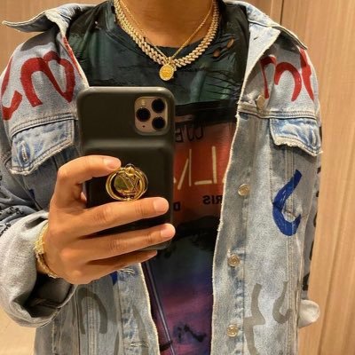 大阪の投資家🐙26歳です。最近コロナで暇なので投資を始めたいという人に僕がやってる投資を教えたりしてます。こんな時期だからこそコロナに負けない収入は必須。本職とは別で収入の柱を増やしたい人は、まずはブログを見てからLINEまで連絡下さい↓