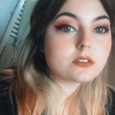 👻🎃Your spooky feminist friend, who will drink coffee at any point in the day. 🖤 - Hufflepuff, Musical Theatre Graduate, and a wannabe book nerd. 🏳️🌈🏳️🌈