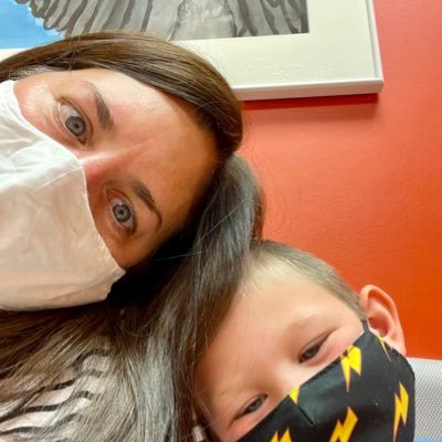 TaraOSheaSwim's profile picture. ❤️@pikegold | Mom to Liam, Luke & Lily | MNHS Teacher | Episcopalian