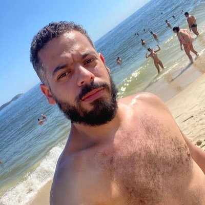 LeoSilvaGlobal's profile picture. 🇧🇷 BR
🎵 Pop/EDM lover
🎧 DJ in the making
🏳️‍🌈 Gay
👨🏽‍🏫 Kahoot ambassador
💡 Light up costumes collector
😁😐 An intense ambivert