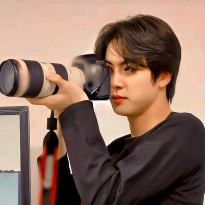 fan account💜
Please follow me co-army's i need 100 followers to vote BTS on BBMA