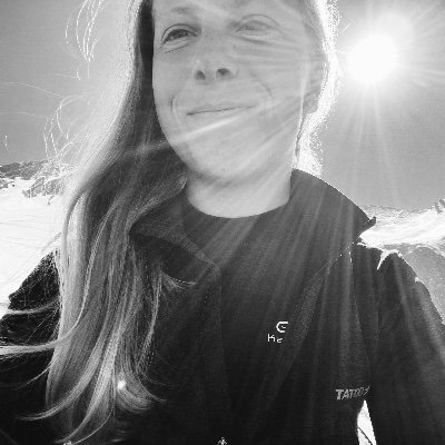 etterelena's profile picture. Visual thinker, type lover, existential pedaller.