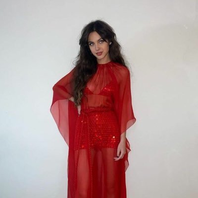 oliviaxhappier's profile picture. do you tell her she's the most beautiful girl you've ever seen