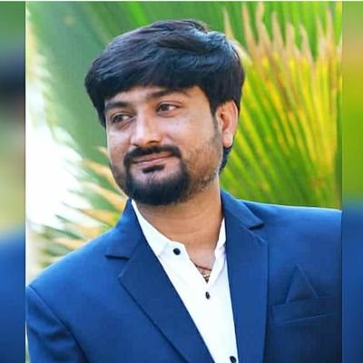 UI/UX Designer & Frontend Developer, JavaScript, WordPress, Magento, 2D Animations, 3D modeling.