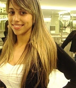 Gata me liga, mais tarde tem balada ♪