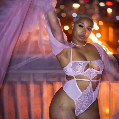 18+ BACKUP PAGE FOR| @ThickAssDaphne| Click the link in bio