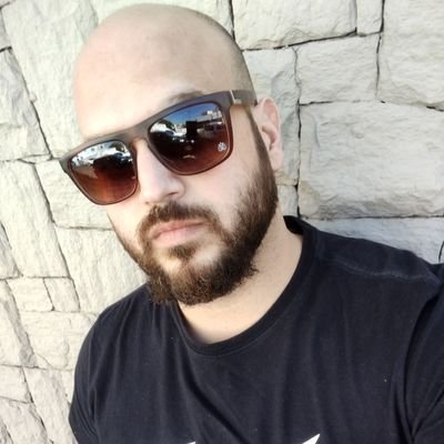 UrenhaAnderson's profile picture. 