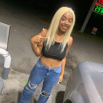 IG : @ theeanayawells
WELCOME TO MY TED TALK.