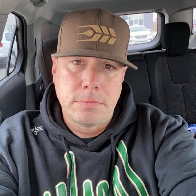 Business Manager with the P.A. Raiders of the WHL. Oilers & Riders fan