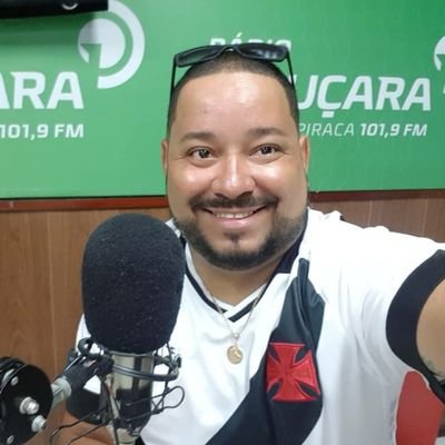 Wendell Milano locutor, funcionário público e âncora do programa Sábado na farra na Pajuçara FM.