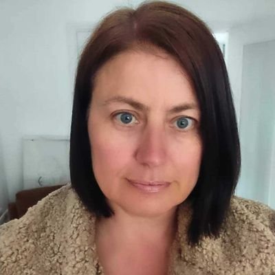 Wife and mum, been working in the NHS for 22yrs now as a Nurse, Midwife and as a SCPHN Health Visitor and Infant Feeding Coordinator - CAVUHB.