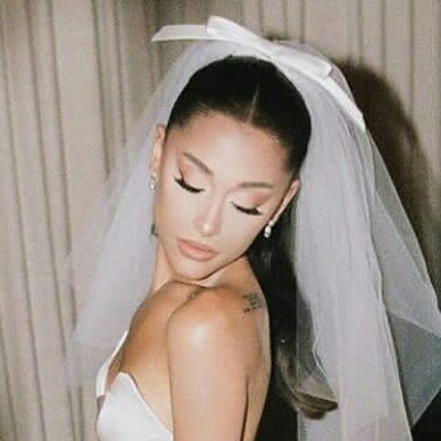 fan account
Ari

she/her