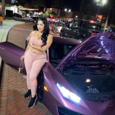 danielaleticiax's profile picture. 