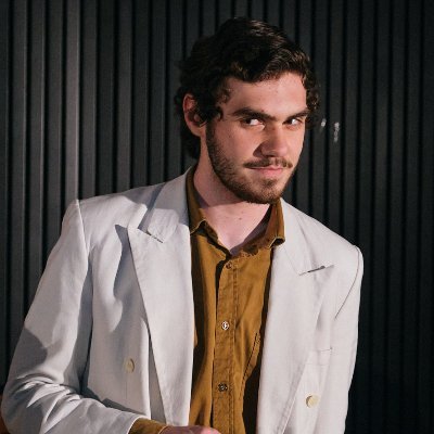 gafonso6's profile picture. Criador do podcast @RadicalizadoPod

FDULiano Antifa

Pronto para partir cabeças fascistas.
Hamilton é uma excelente obra de ficção!