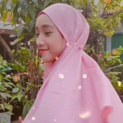 Sains Teacher II Youtuber II
Owner flowers bucked ig: @shcraft_ and hijab fasion ig: @shetira.collection
My Youtube Education Channel: S Education Corner (SEC)