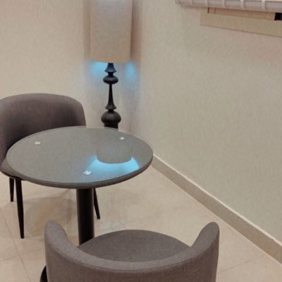 Meshovv's profile picture. 