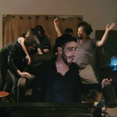 Vem imaginar um mundo onde todas as feridas são abertas e tratadas, os sonhos se  concretizam e a música celebra os diferentes e iguais!