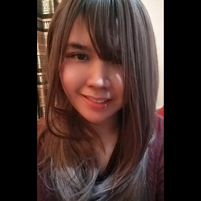 Aspiring artist. Filthy casual. Huge Linkin Park fan! Occasionally awkward. Things I like:🍛🥧🍕🍳🐹🚴♀️🏸🎮🐉🌌🚀☄️🖌️🎨🎅