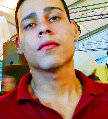 _JohnJohn1991's profile picture. Tenho uma personalidade forte e adoro comer, mas apesar dessas duas coisas, eu nao sou gordo e concordo com os outros, eu sou um cara tranquilo! Follow me ;]