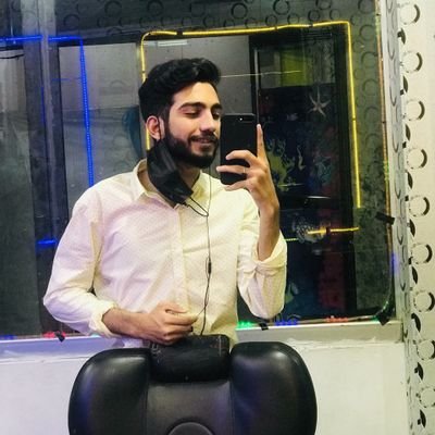 TweetsZurain's profile picture. BAD PERSON🖤😊🥀