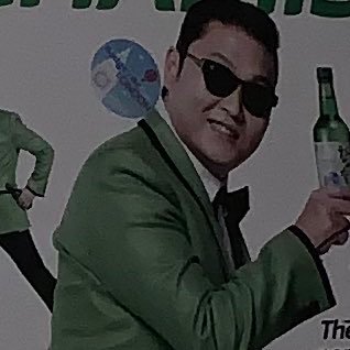 PatriciaPsycho's profile picture. piped