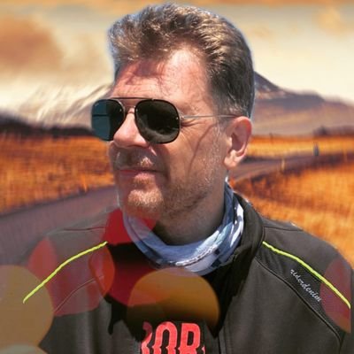 boe1iz's profile picture. Atatürk 🏀🏍️🎸🧑‍🔬☀️💻🙋‍♂️